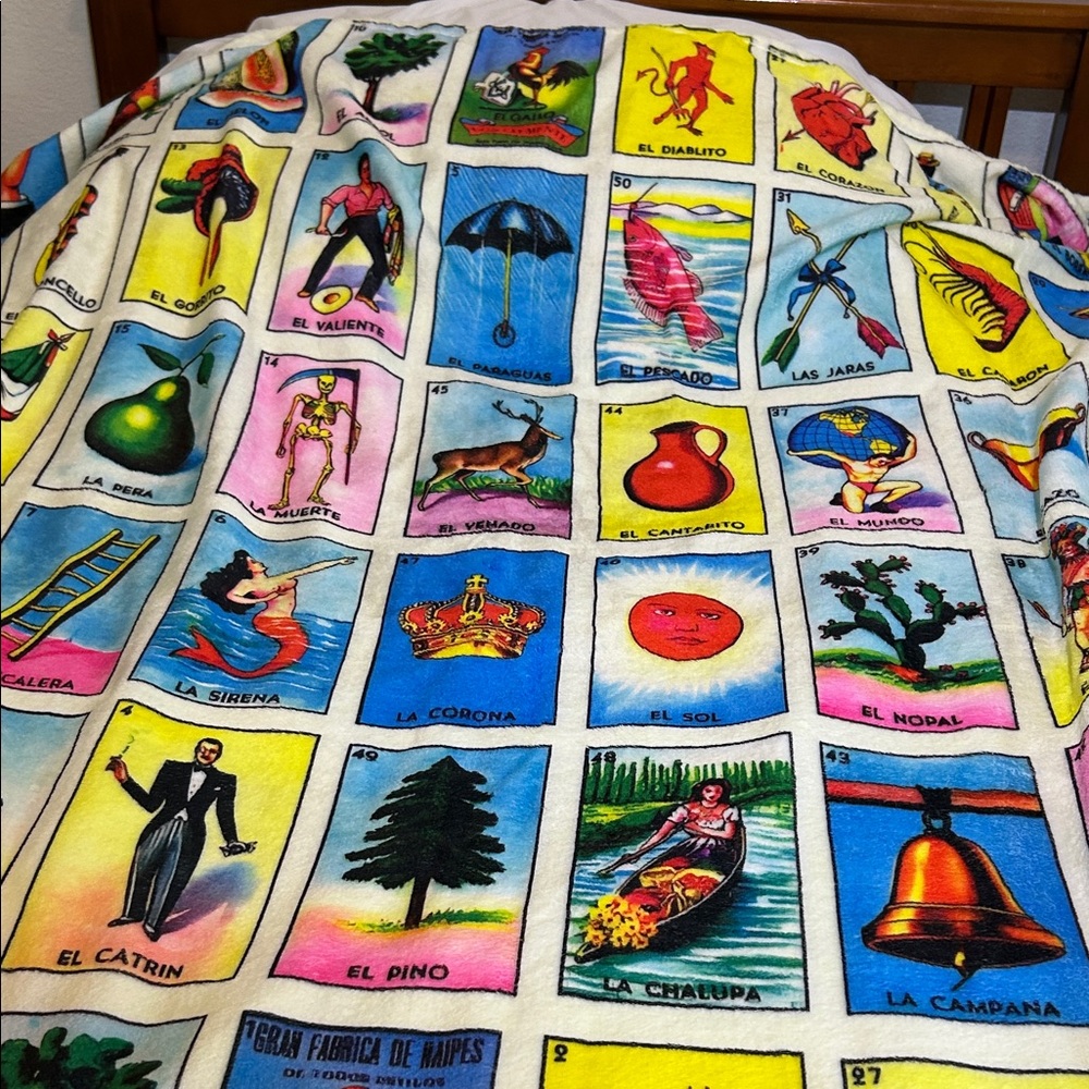 Colorful Lotería Print Plush Throw Blanket - Multicolor